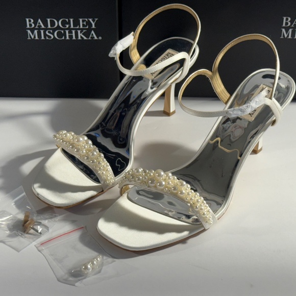 Badgley Mischka Caitlyn Heels Size 11 White Satin Pearl Embellished Ankle Strap - Picture 2 of 12